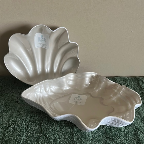 Sigrid Olsen Other - Sigrid Olsen Iridescent Oyster 🦪 Shell Serving Trays Melamine NEW!